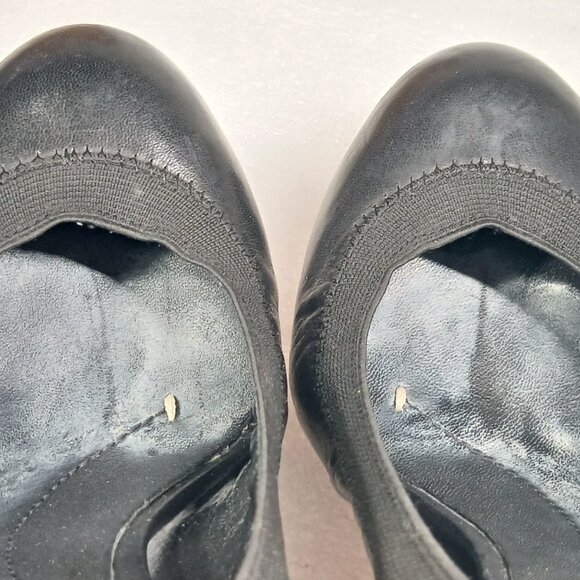 BCBGMAXAZRIA Black Leather Classic Pumps Heels Size 8 Cleaned & Conditioned Good - Picture 16 of 16